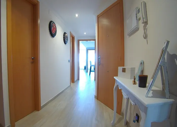 La Torre Oceanside * Камбрильс