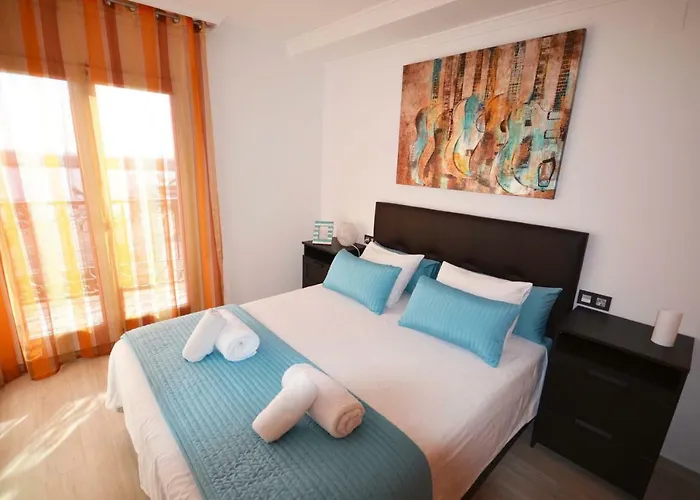 La Torre Oceanside * Камбрильс