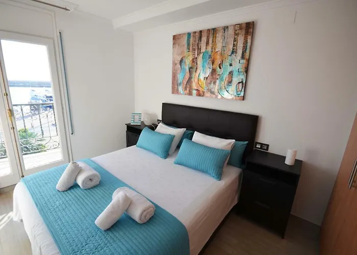 La Torre Oceanside Камбрильс
